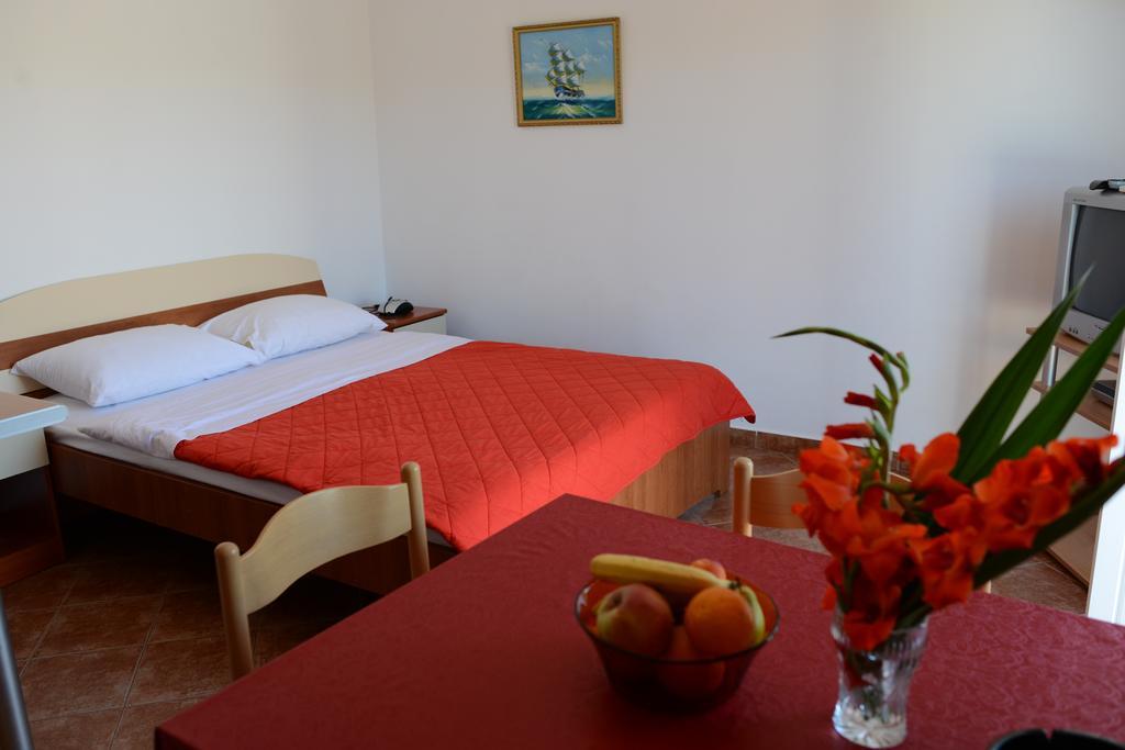 Apartments Vila Lazarevic Tivat Chambre photo