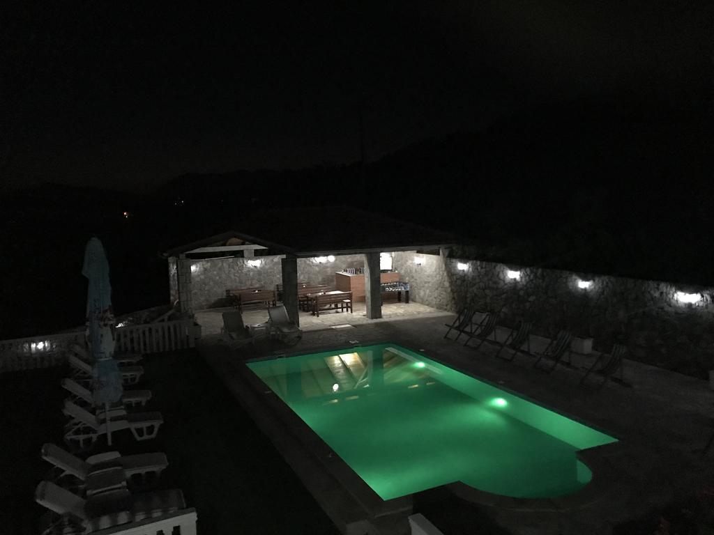Apartments Vila Lazarevic Tivat Extérieur photo
