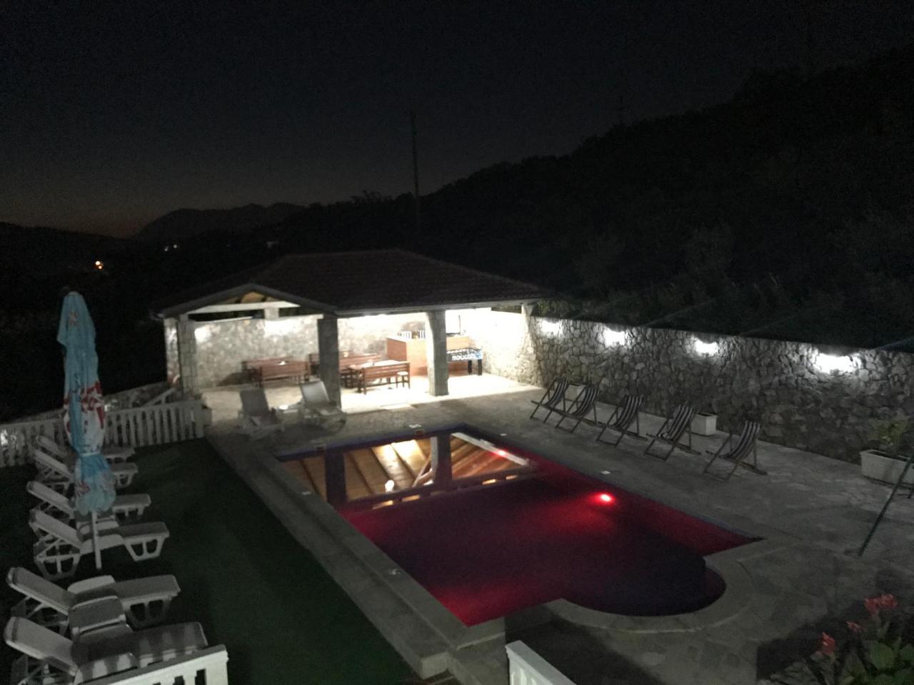 Apartments Vila Lazarevic Tivat Extérieur photo