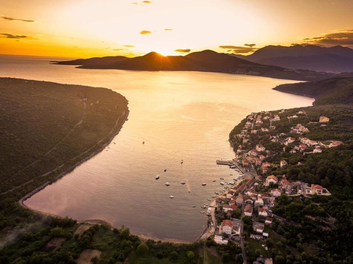 Apartments Vila Lazarevic Tivat Extérieur photo